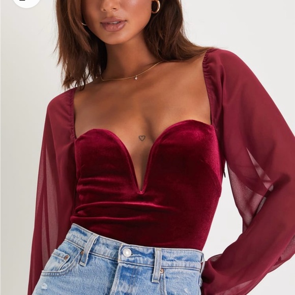 Lulu’s Burgundy Velvet Women's Top - Picture 3 of 8